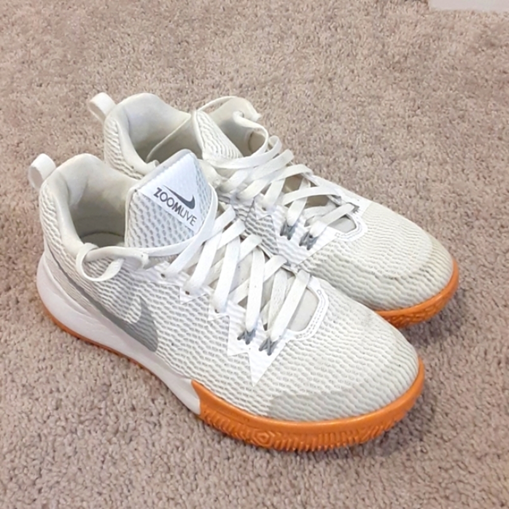 Nike Zoom Live sneakers